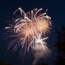 fireworks1-100044852-orig